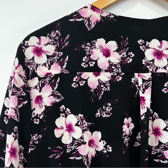 Lily Morgan Black and Pink Floral Tunic Blouse 1X - Picture 4 of 5